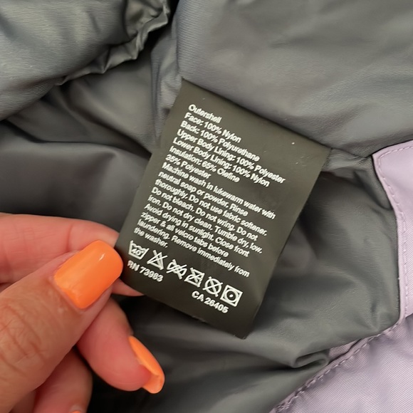 Helly Hansen Ski Coat, Size Medium, Lavender with white details - Picture 8 of 16